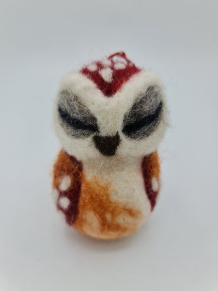 Mrs. Owl, Needle felted with Hanging Thread.