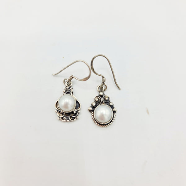 Handmade 925 Sterling Silver Freshwater Pearl Earrings; Ear spike design