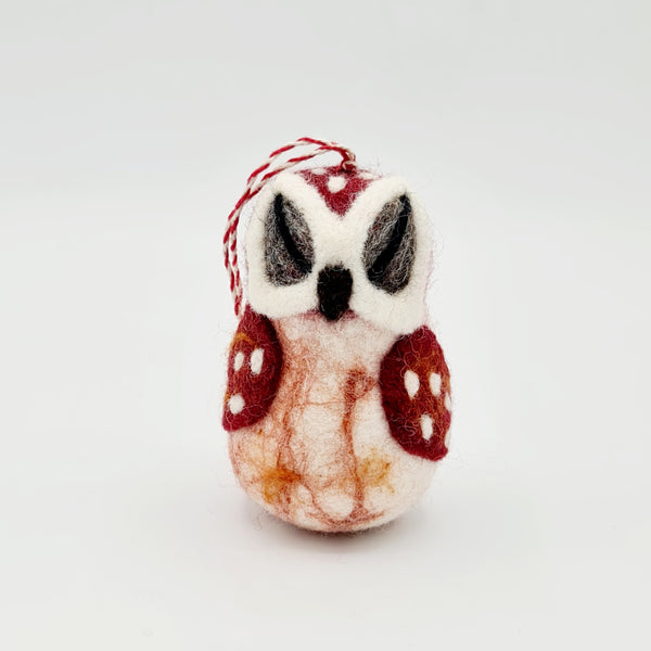 Mrs. Owl, Needle felted with Hanging Thread.