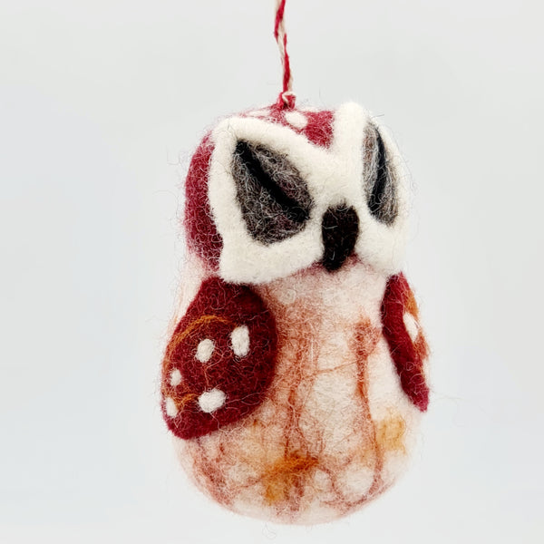 Mrs. Owl, Needle felted with Hanging Thread.