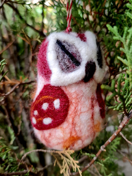 Mrs. Owl, Needle felted with Hanging Thread.