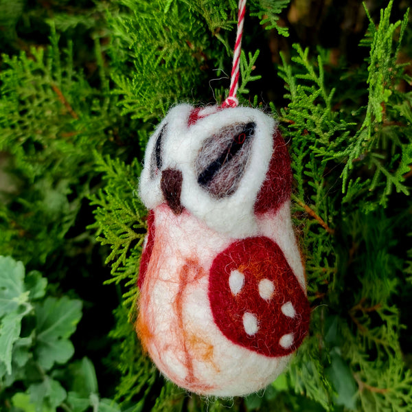 Mrs. Owl, Needle felted with Hanging Thread.