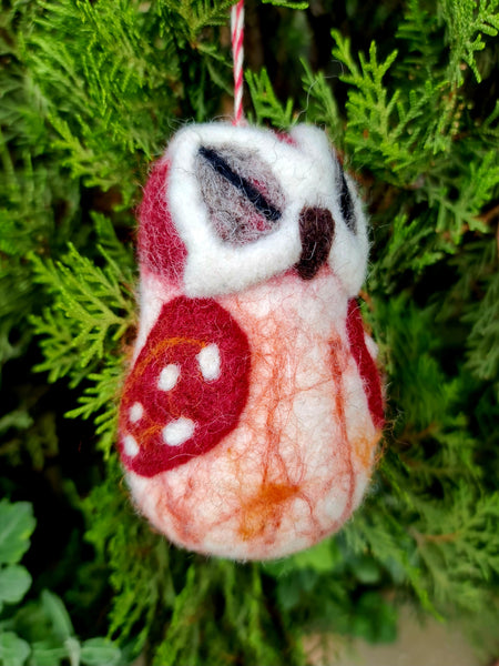 Mrs. Owl, Needle felted with Hanging Thread.