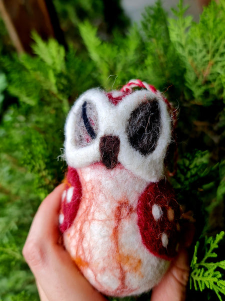 Mrs. Owl, Needle felted with Hanging Thread.