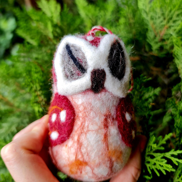 Mrs. Owl, Needle felted with Hanging Thread.