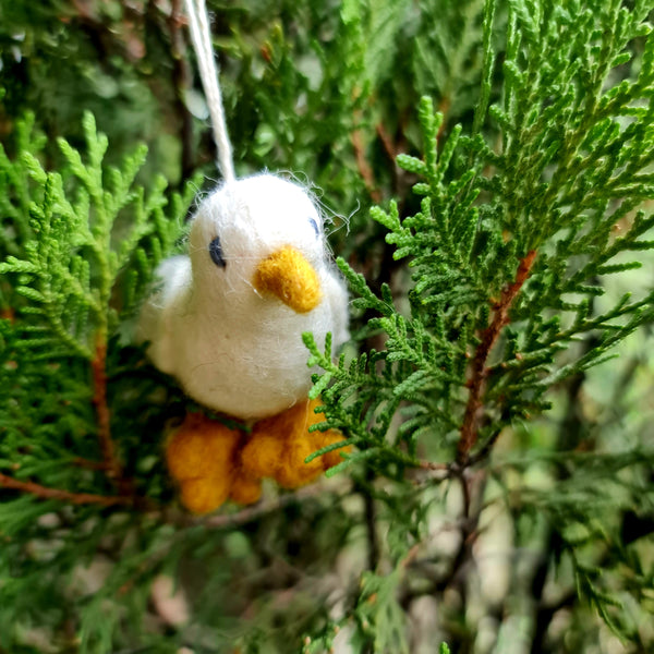 Snowie the Duck, Needle felted with Hanging Thread.