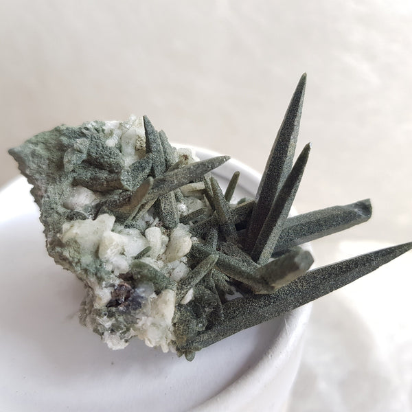 Chlorite Quartz Crystal Cluster from Ganesh Himal, Nepal. Himalayan Green Phantom Quartz. 32gram. Very Rare