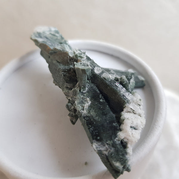 Chlorite Quartz Crystal Cluster from Ganesh Himal, Nepal. Himalayan Green Phantom Quartz. 21gram. Very Rare