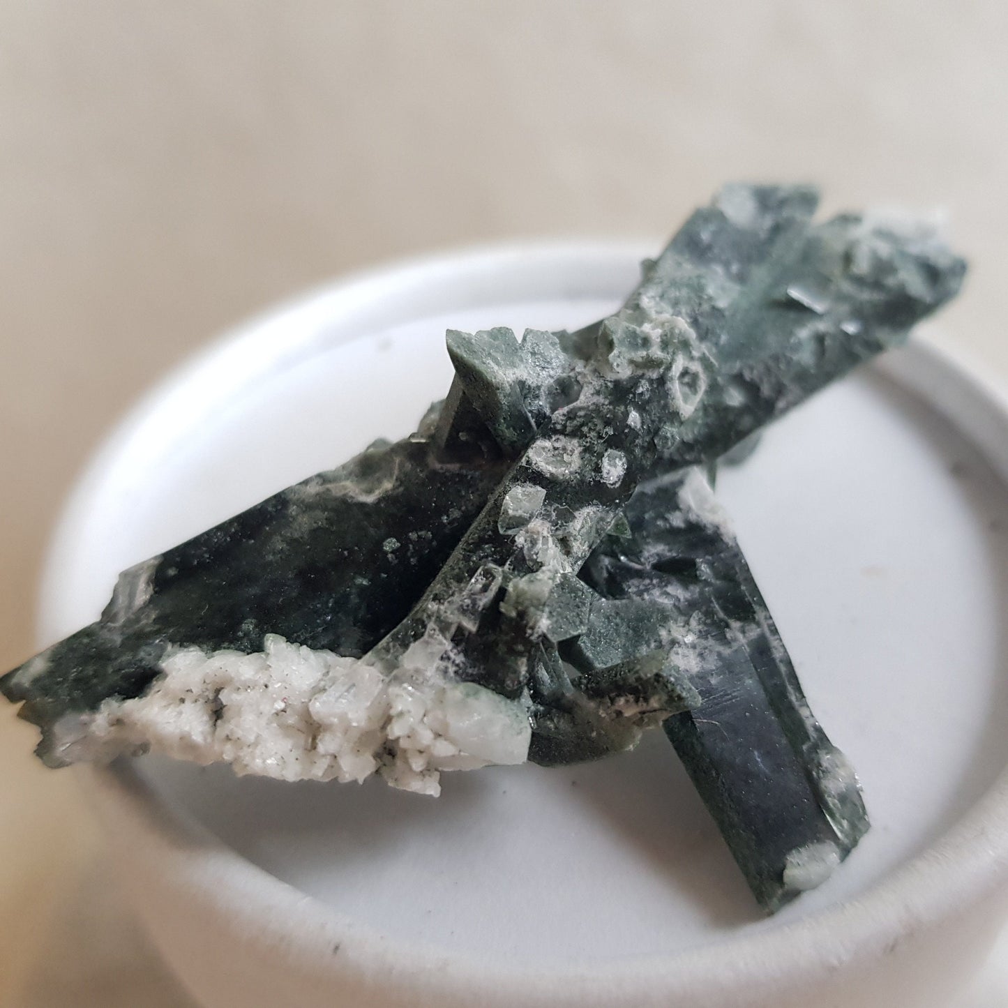 Chlorite Quartz Crystal Cluster from Ganesh Himal, Nepal. Himalayan Green Phantom Quartz. 21gram. Very Rare