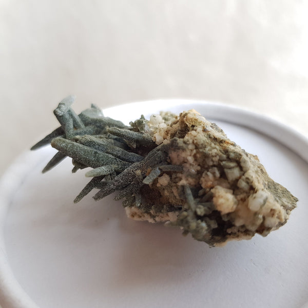 Chlorite Quartz Crystal Cluster from Ganesh Himal, Nepal. Himalayan Green Phantom Quartz. 14gram. Very Rare