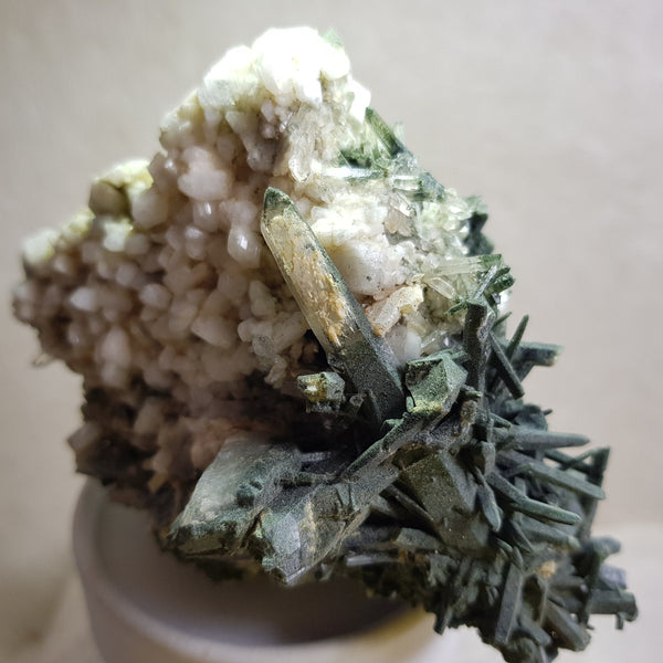 Chlorite Quartz Crystal Cluster from Ganesh Himal, Nepal. Himalayan Green Phantom Quartz. 368gram. Very Rare