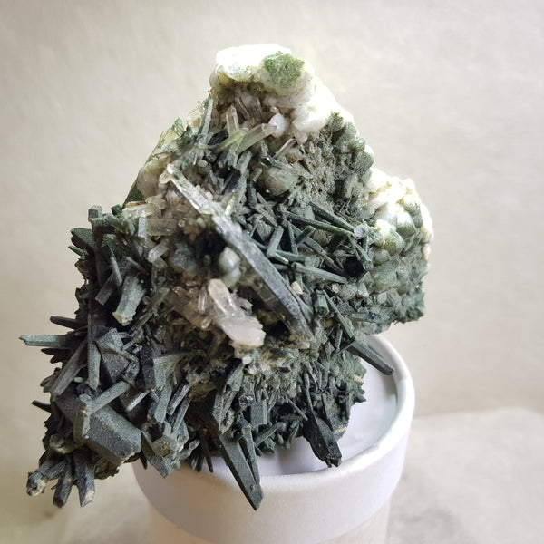 Chlorite Quartz Crystal Cluster from Ganesh Himal, Nepal. Himalayan Green Phantom Quartz. 368gram. Very Rare