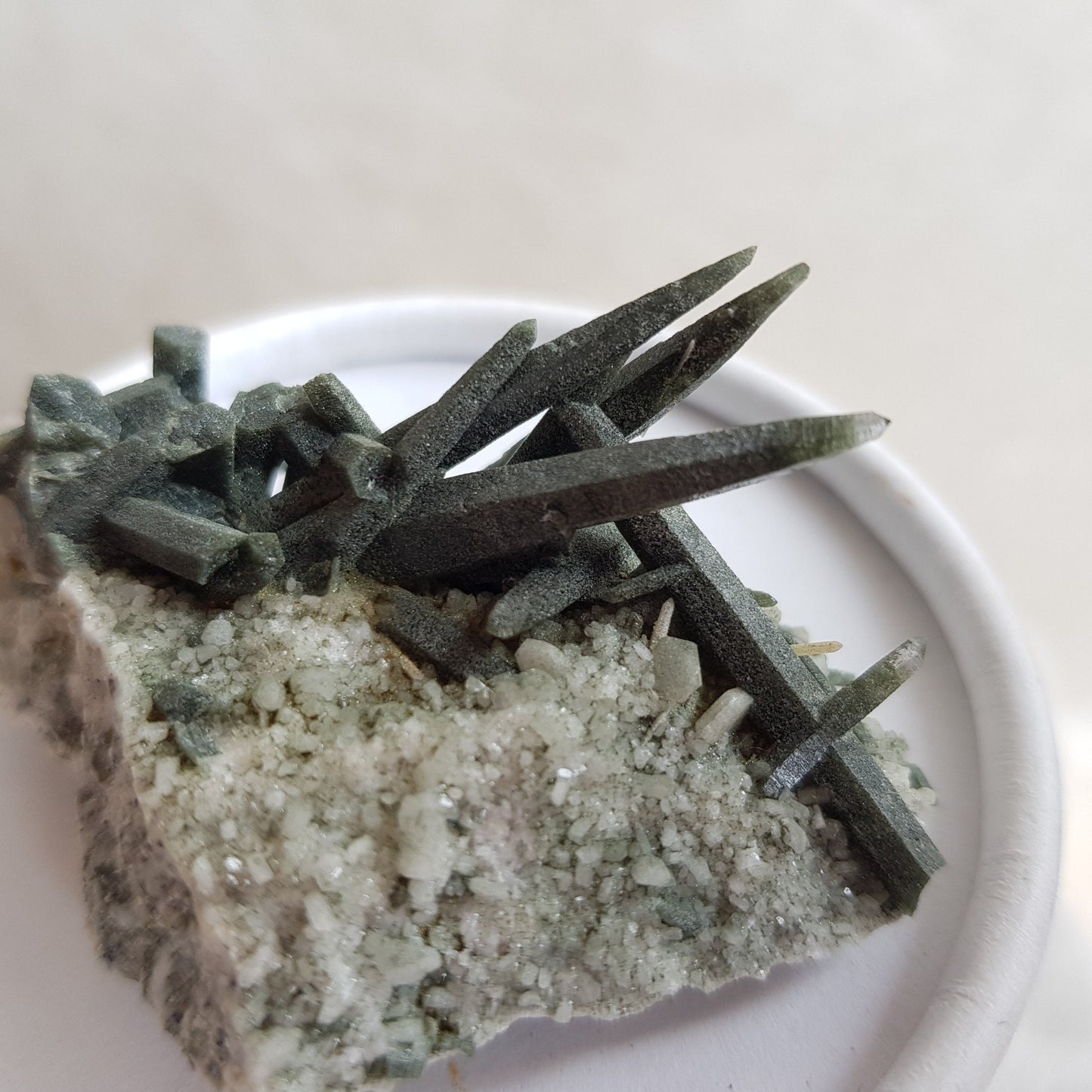 Chlorite Quartz Crystal Cluster from Ganesh Himal, Nepal. Himalayan Green Phantom Quartz. 30gram. Very Rare