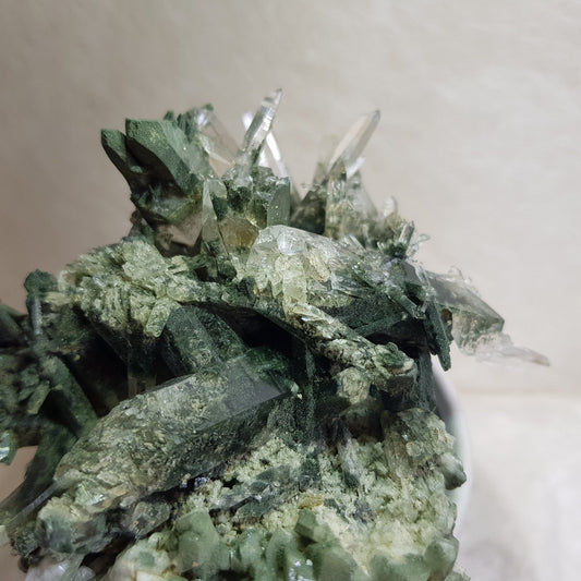 Quartz Crystal Cluster from Ganesh Himal, Nepal. Himalayan Quartz. 184gram. Very Rare