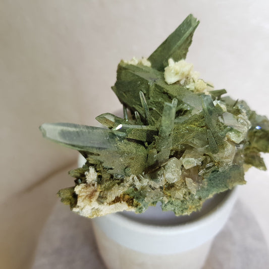 Quartz Crystal Cluster from Ganesh Himal, Nepal. Himalayan Quartz. 156gram. Very Rare