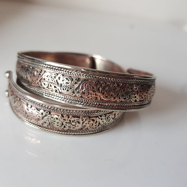 Handmade Tri-Metal Bracelet, Floral String Pattern